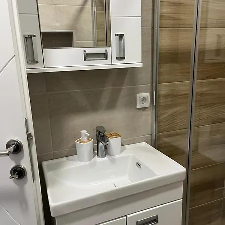 Apartman Ada